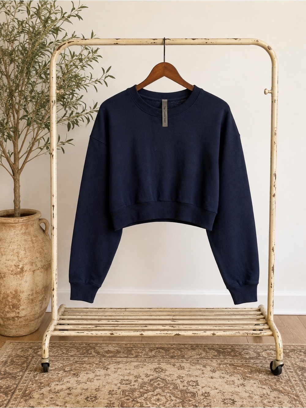 Cropped Navy Crewneck Sweatshirt - Aritzia Activewear